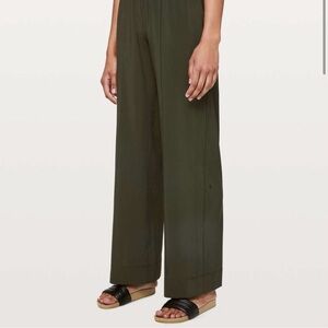 Lululemon Athletica Wanderer Wide-Leg sz 4